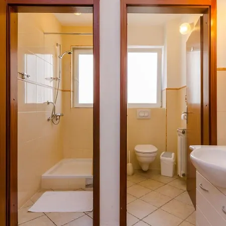 Blazi * Цриквеница